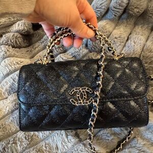 Elegant Black Quilted Shoulder Bag
